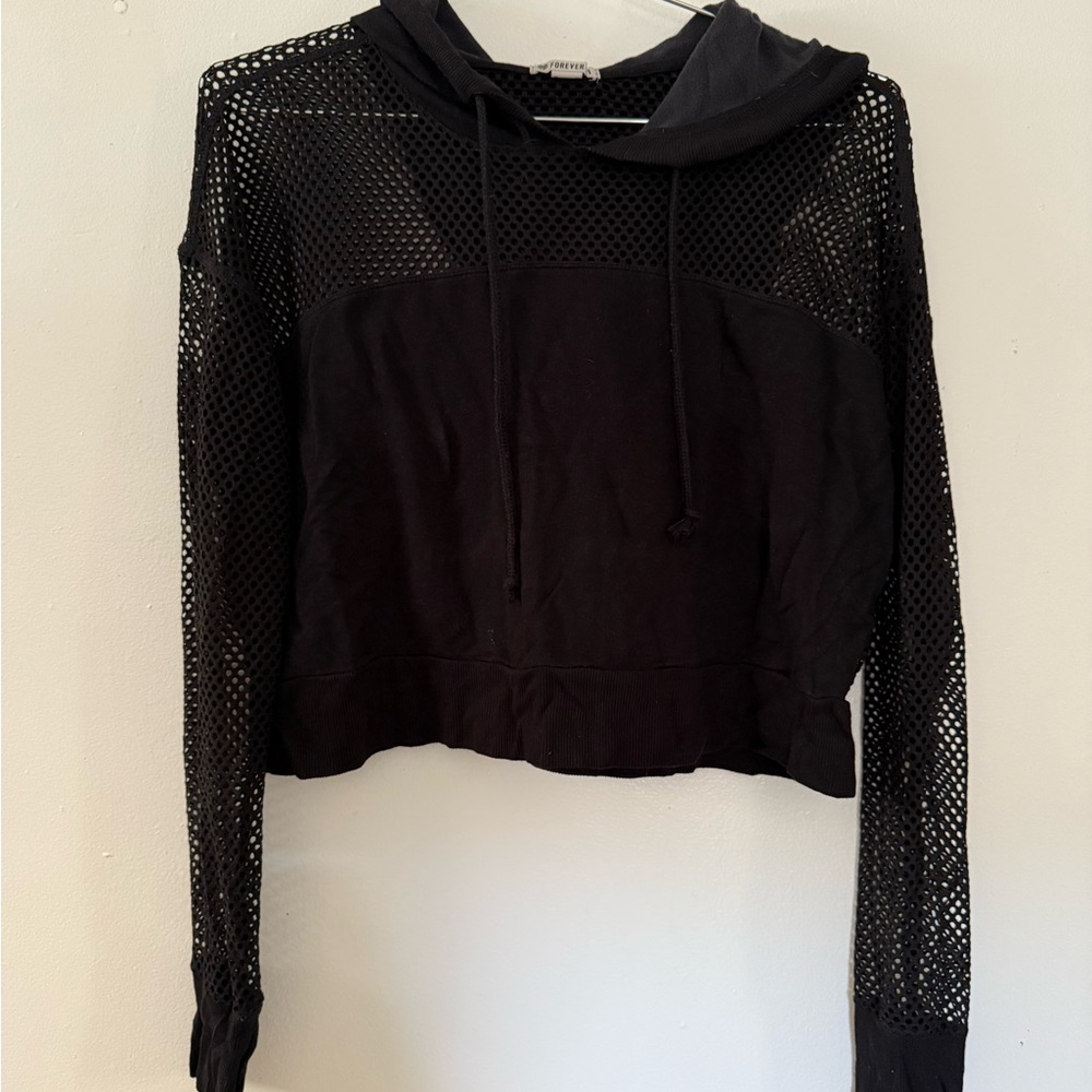 Forever 21 Black Cropped Long Sleeve Sweatshirt